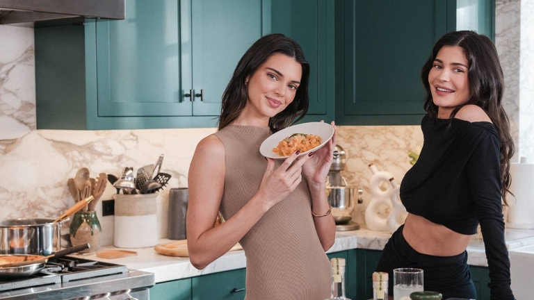 How To Make Kendall Jenner-Approved Pasta Alla Vodka With A Twist